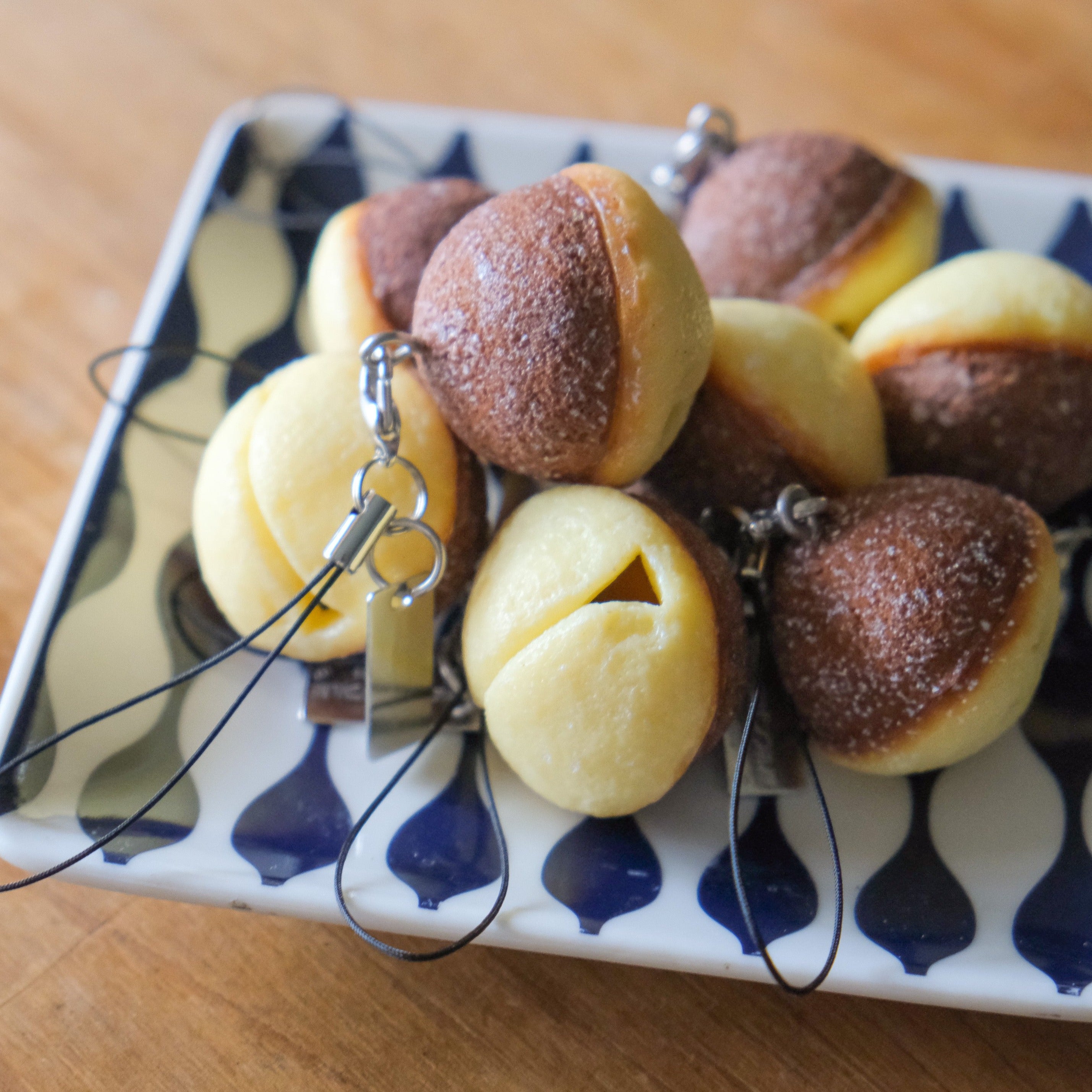 元祖食品サンプル屋「鈴入り鈴カステラのストラップ」