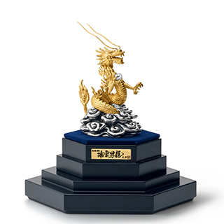 純金置物 「瑞雲昇龍(大)」 (純プラチナ宝珠付)＜大淵光則原型作