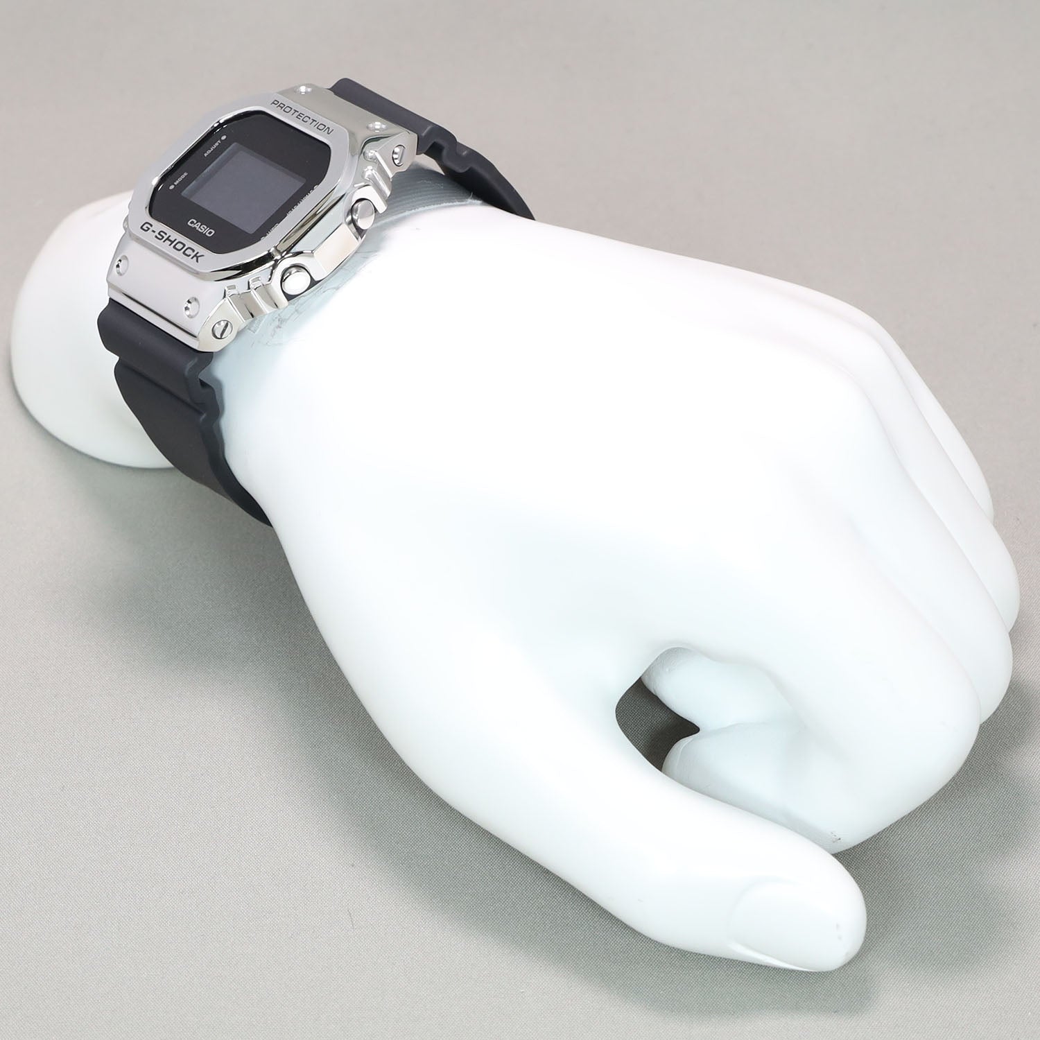 Gショック】5600シリーズ / メタルベゼル / GM-5600-1JF / Gショック