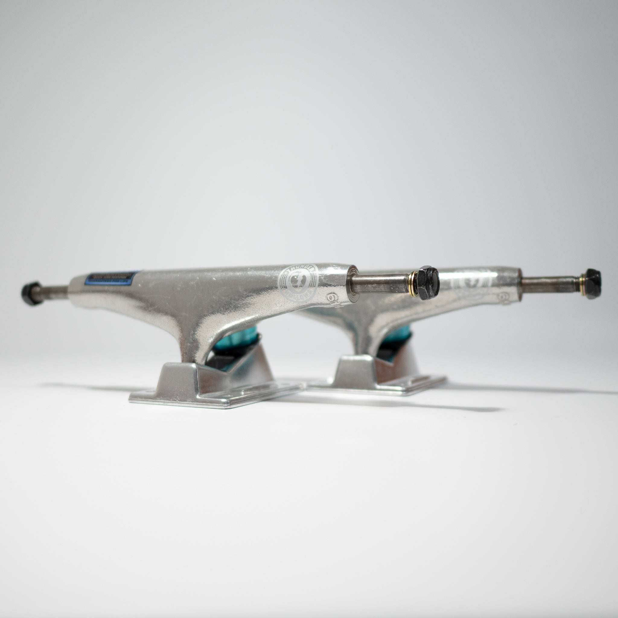 THUNDER TRUCKS（サンダートラック）HOLLOW POLISH 147・148・149 HI