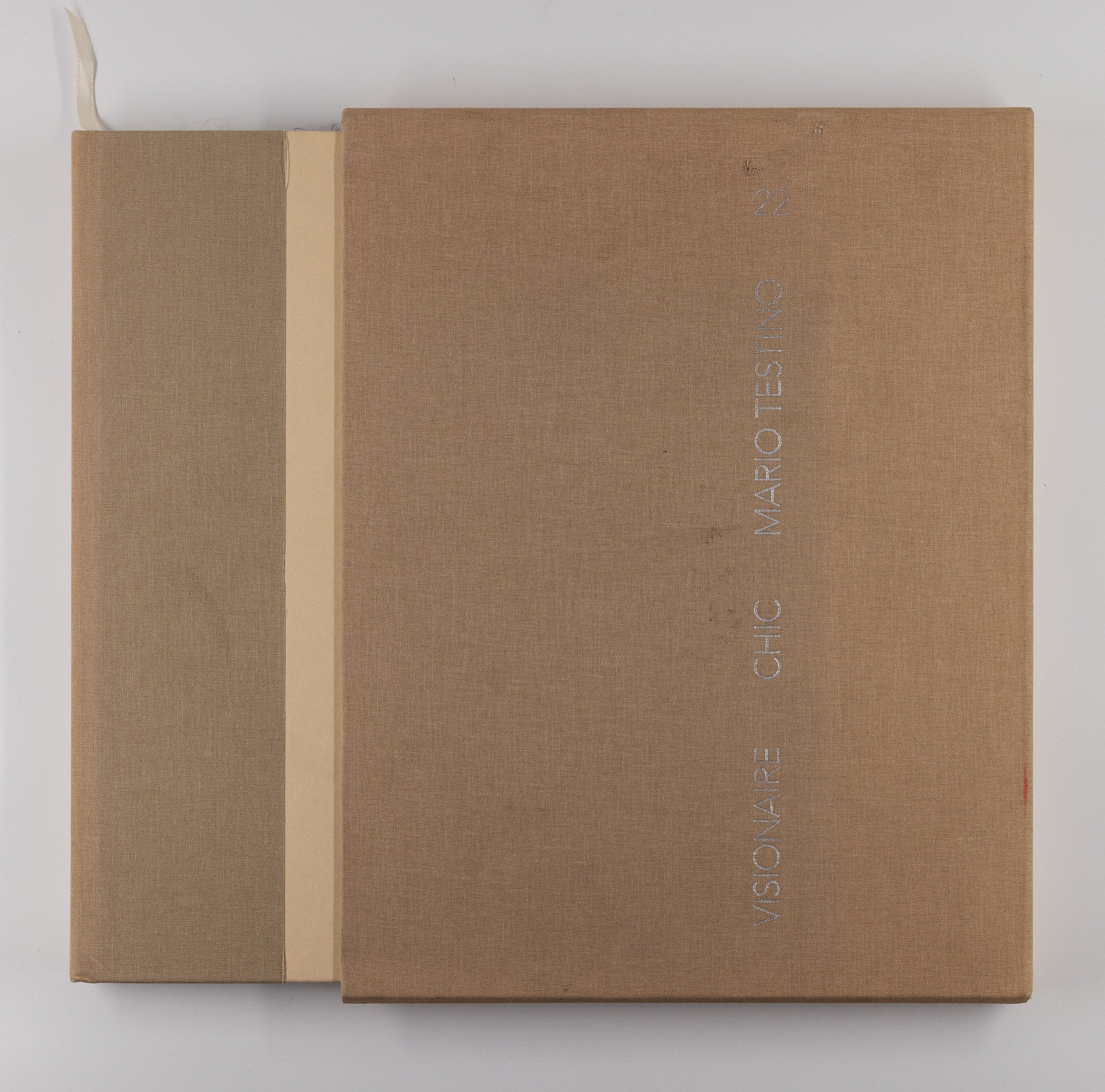 Visionaire 22 Chic – Mario Testino [Signed, 1st Ed.] – Track 16