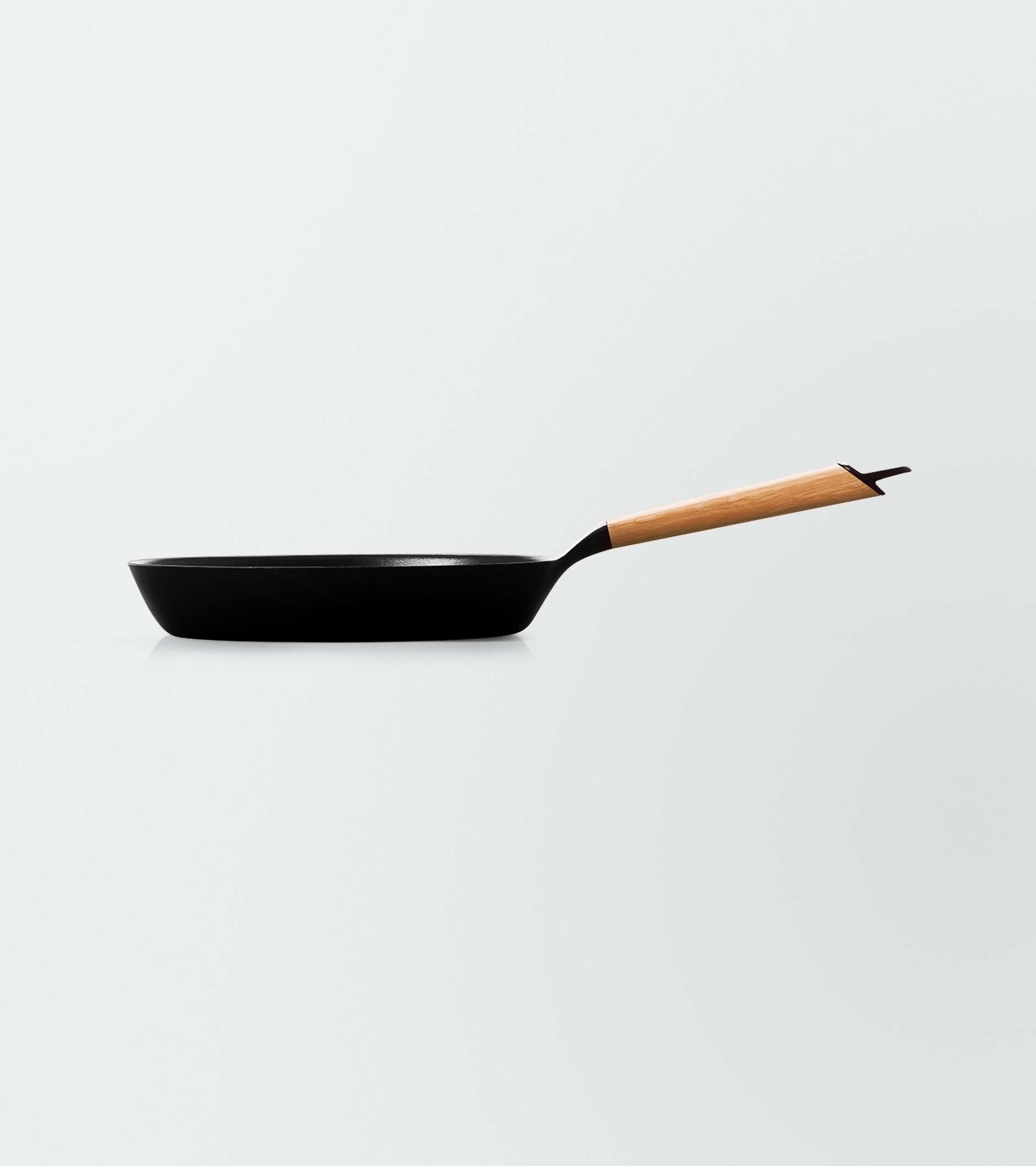 フライパン 26cm[オーク］ | バーミキュラ公式オンラインショップ