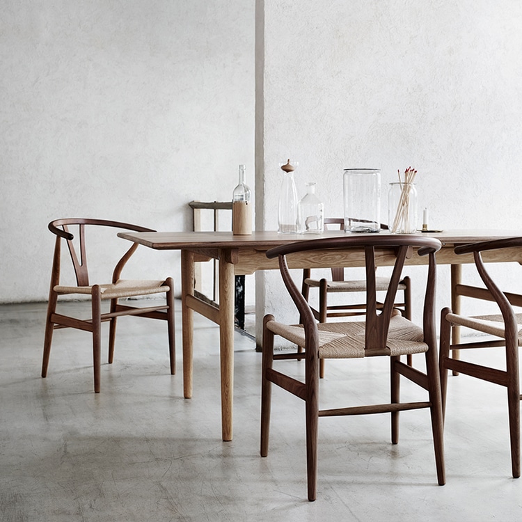 CH24 Yチェア(ウィッシュボーンチェア ) (樹種 / 塗装オーク材：オイル