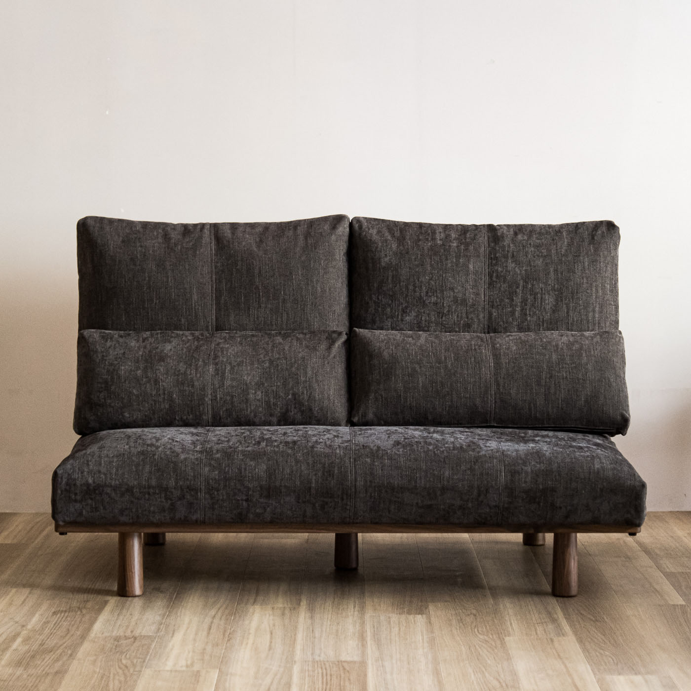 ウニカ ソファ(ウォールナット) (幅140cm 張地ランクグラート