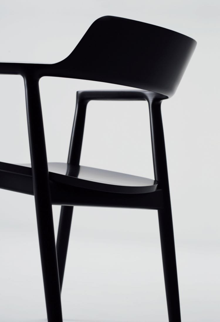 ヒロシマ アームチェア(板座 / オーク / ナチュラルブラック) | マルニ