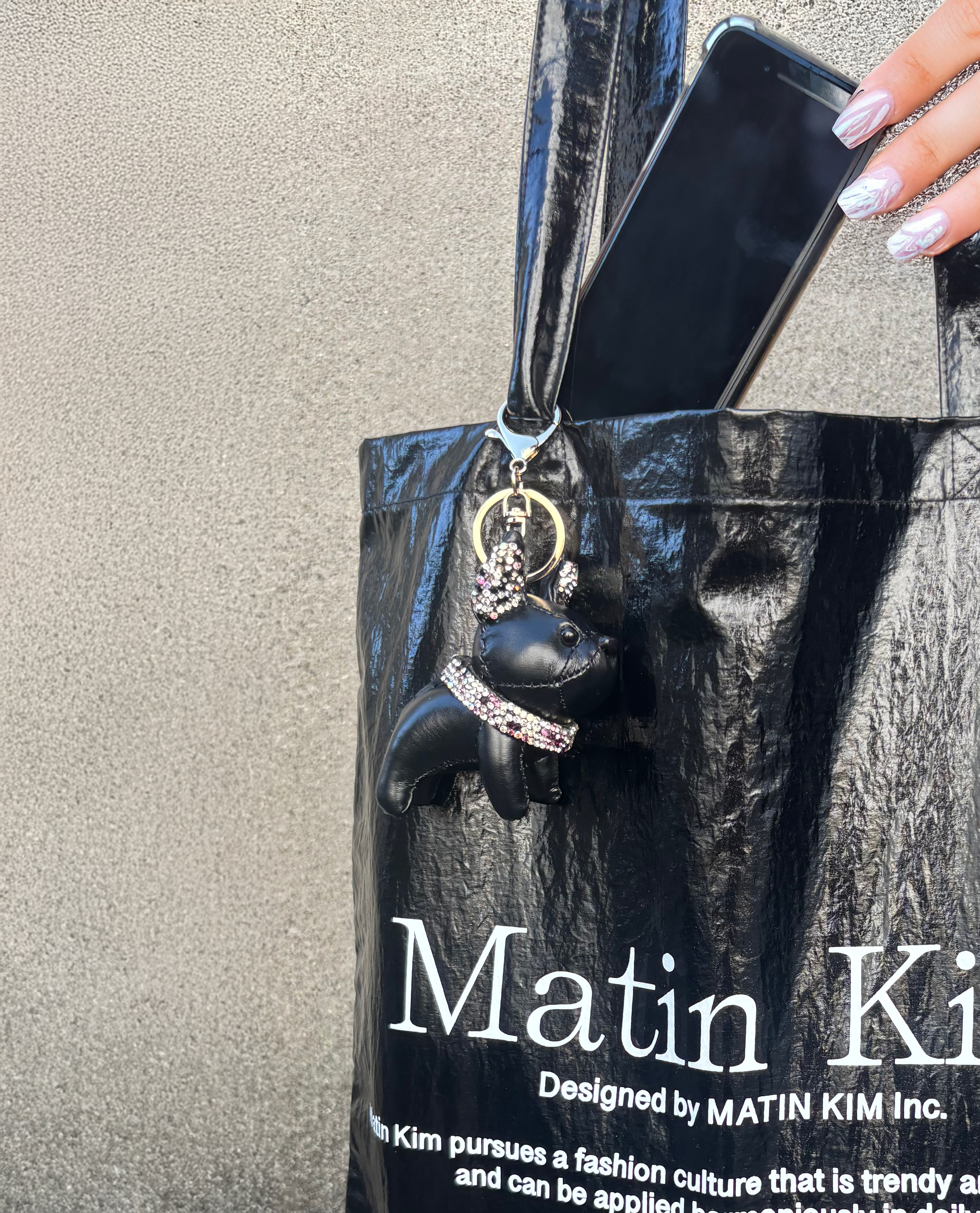 ラインストーン付きミニドッグマスコットチャーム - YEVS