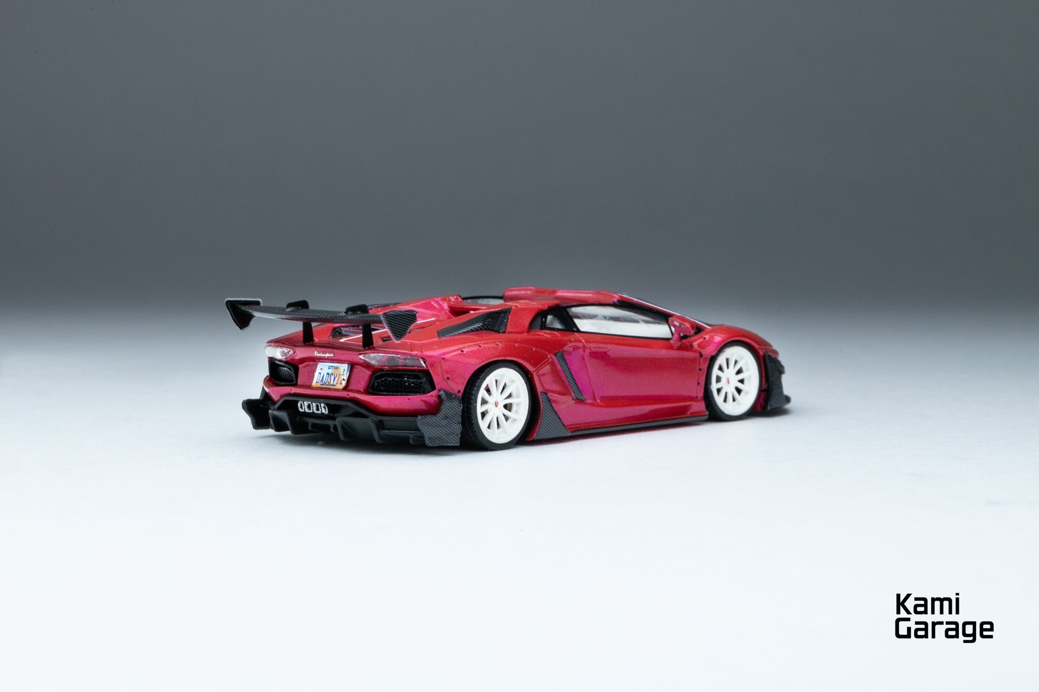 Kami Garage x Stradman 1:64 LBWK Aventador Roadster Limited