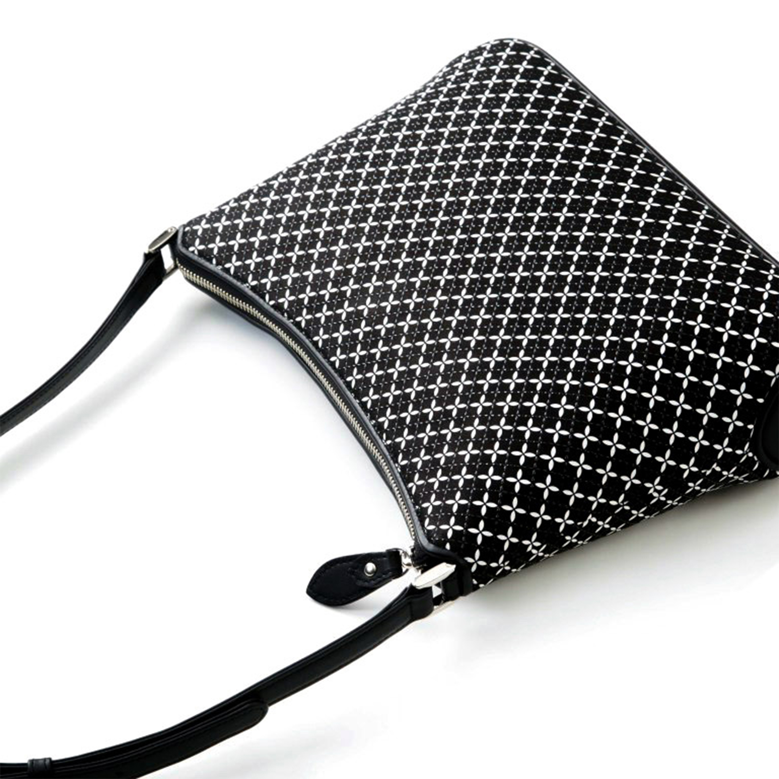 印傳屋（INDEN-YA） 印伝 ショルダー バッグ そよか 七宝 黒 ブラック