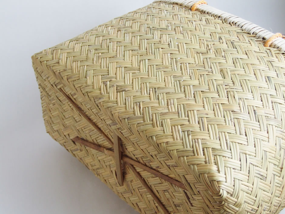 岩手県鳥越地区の竹細工 岩手県二戸 鳥越竹細工 スズ竹 市場かご 尺三