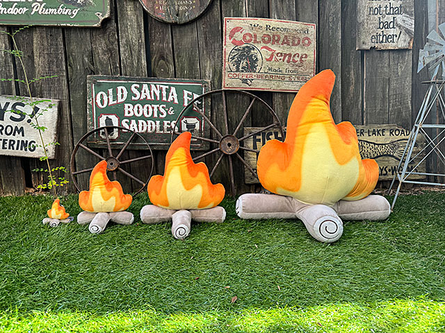 SNSでバズり中！ 焚き火 ぬいぐるみ ボンファイアー （全4種セット