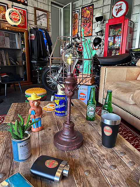 レトロテーブルランプ ヘキサゴン 単三電池式LEDライト □ アメリカン