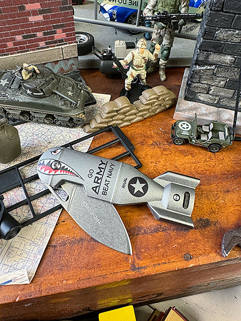 タックフォース シャークボム ナイフ （シルバー） □ アメリカン雑貨