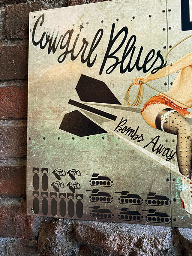 ミリタリー ピンナップガール アート ブリキ看板 （COWGIRL BLUES