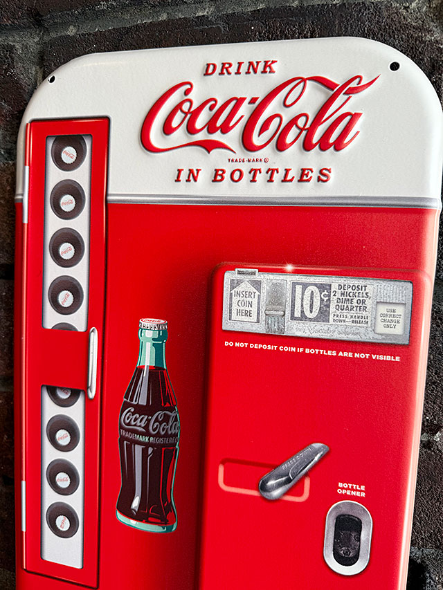Coca Cola（コカコーラ） 自動販売機型 エンボスティンサイン