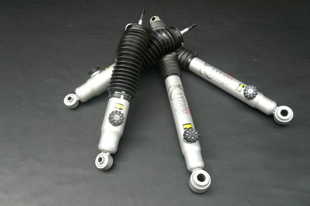 KYB カヤバ ショックアブソーバー セット1台分 Extage SET ハイエース