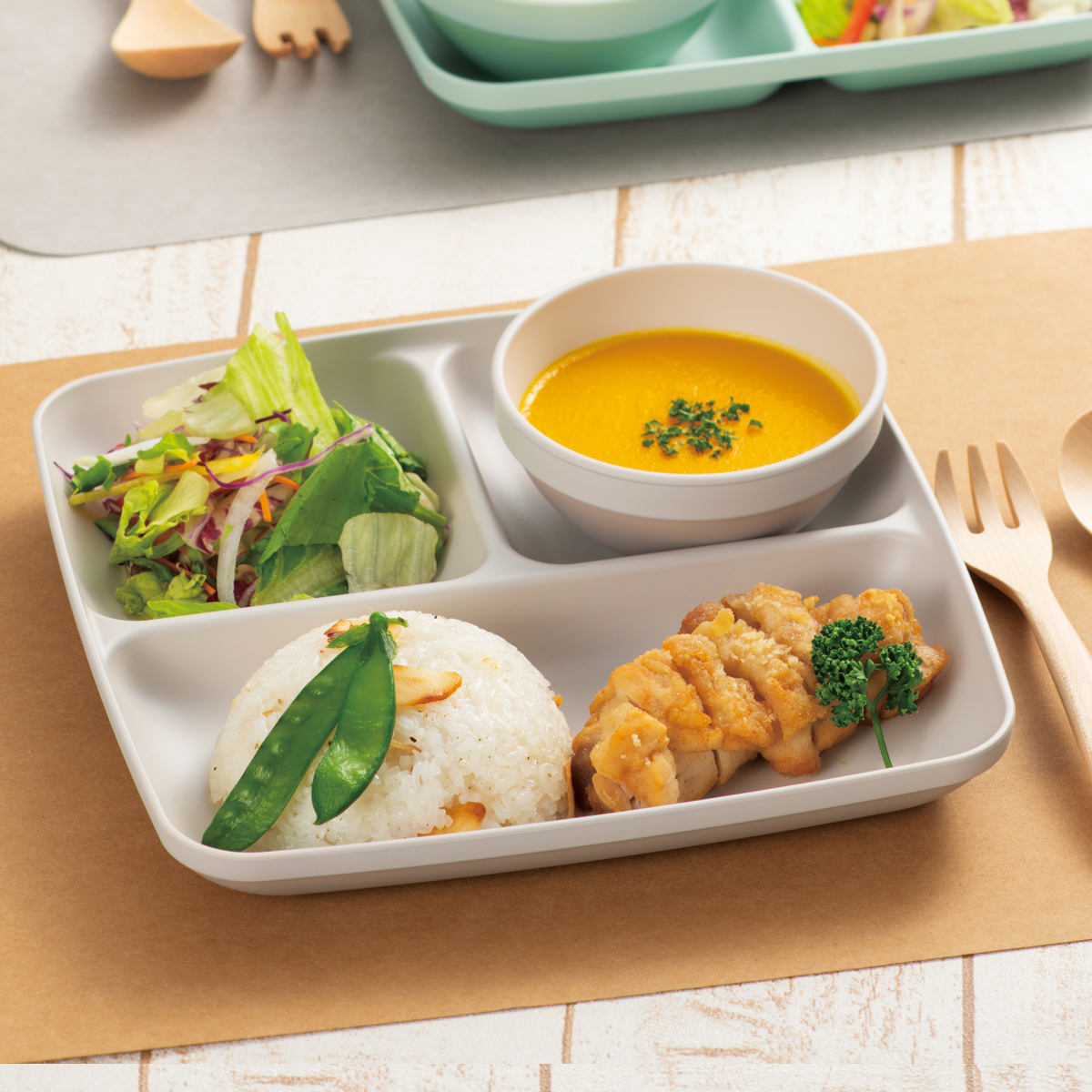 ランチプレート 23cm スクエア MIN FARG プラスチック 子供用食器