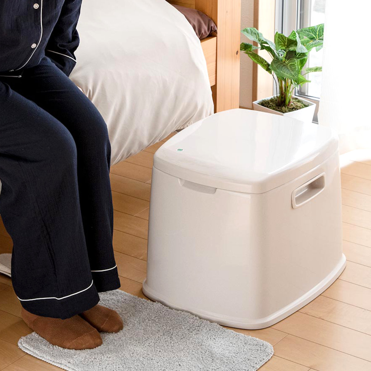 TONBO（新輝合成） ポータブルトイレ S型 コンパクト バケツ付き 介護