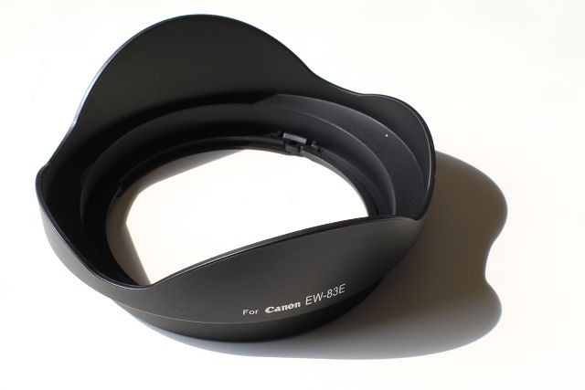 Canon レンズフード EW-83E 互換品 一眼レフ用交換レンズ EF-S10-22mm