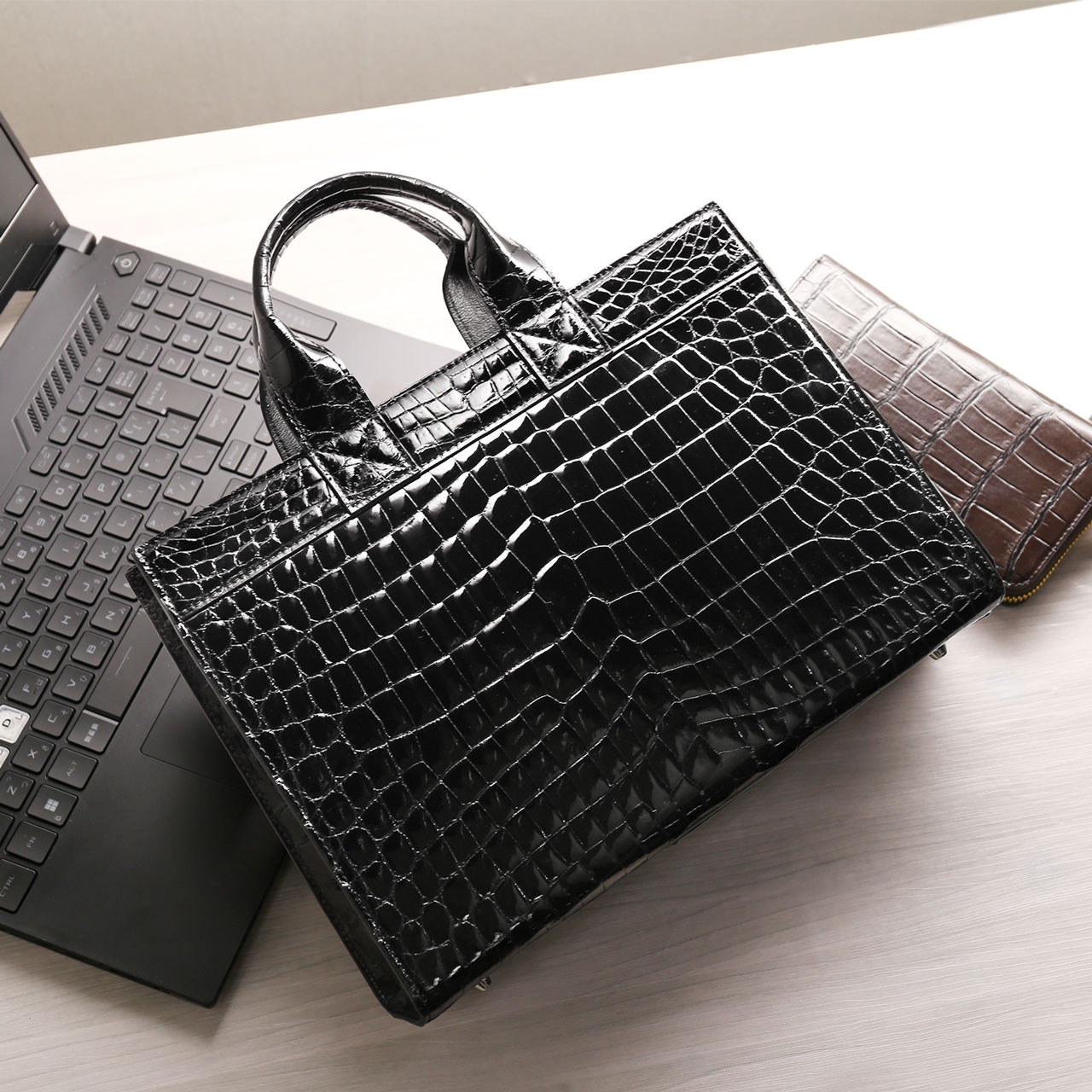 sankyo shokai（三京商会） クロコダイル メンズ ミニ トートバッグ