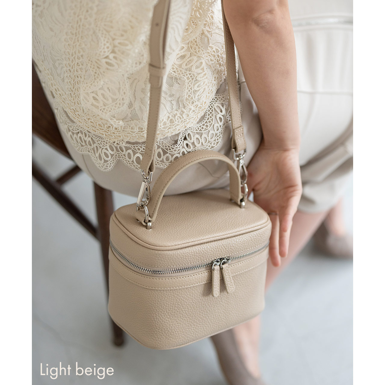 mieno（ミエノ） バニティバッグ 本革 ショルダーバッグ レディース