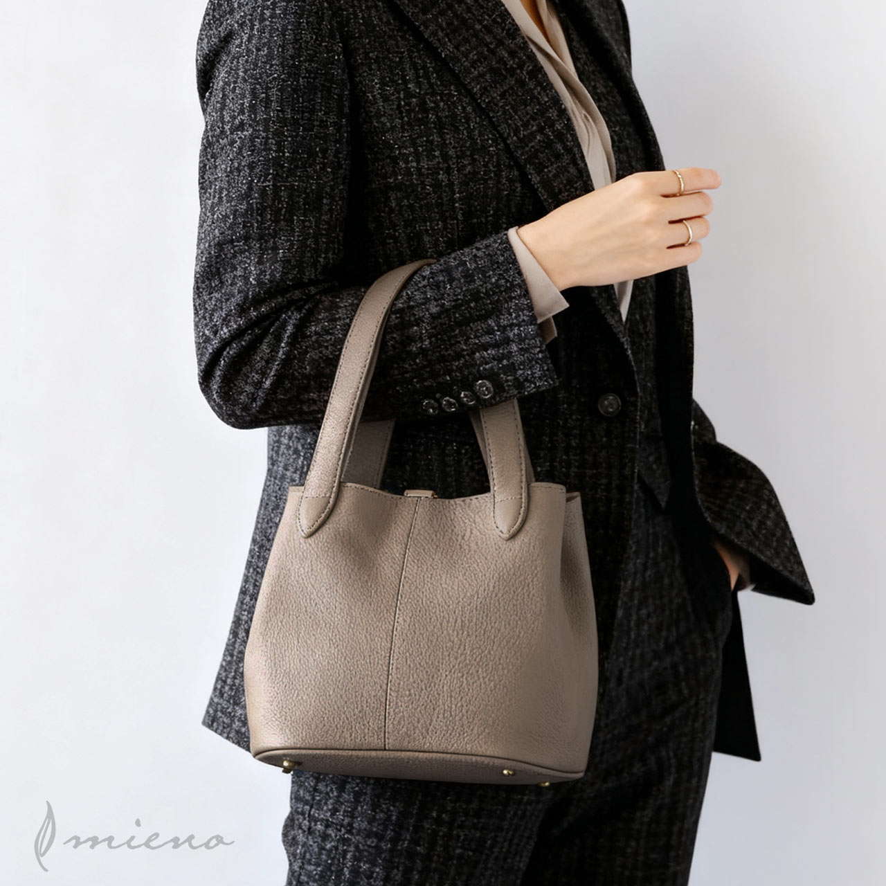mieno（ミエノ） ＜爆買＞本革 バッグ レディース キューブバッグ 牛革
