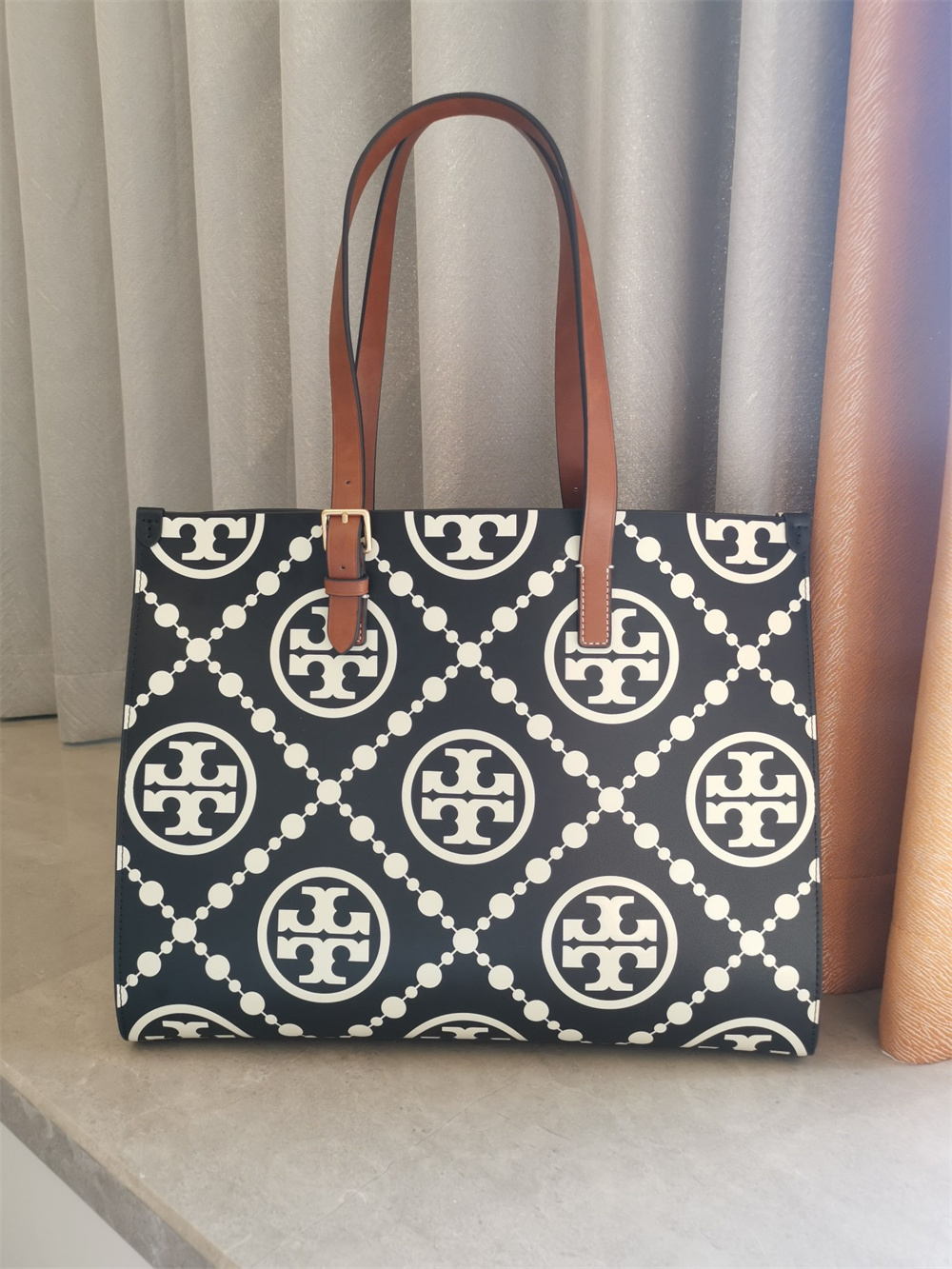 TORY BURCH（トリーバーチ） バッグ Tモノグラム コントラスト