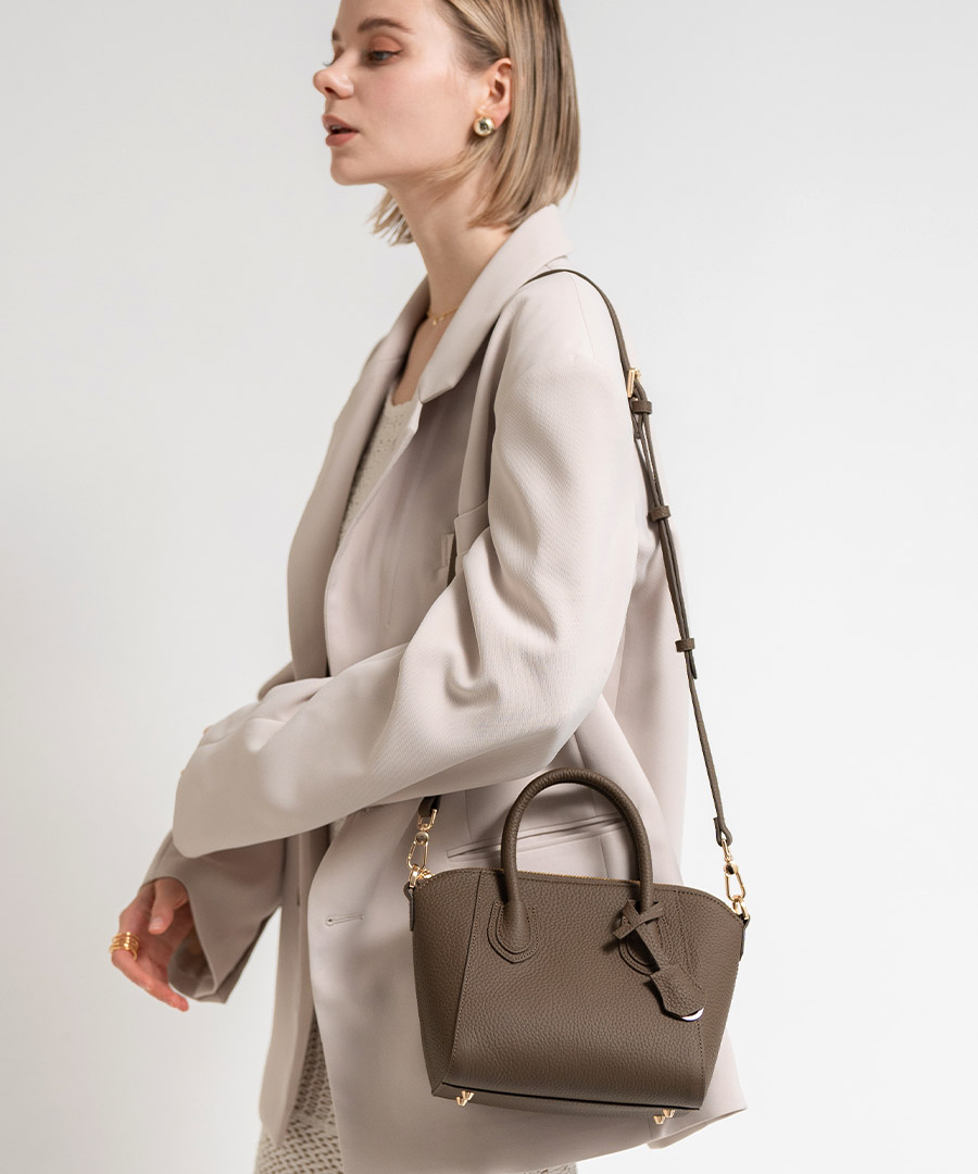 HAYNI（ヘイニ） 爆買 シリーズ売上累計25,000個突破 本革 ショルダー