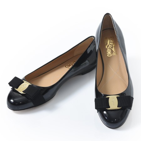 FERRAGAMO（フェラガモ） エナメル フラット パンプス ぺたんこ リボン