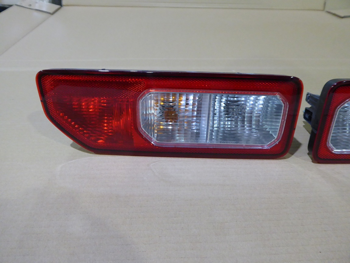 ジムニーJB64用純正テールランプ左右セット 新車外し品 : ショウワ