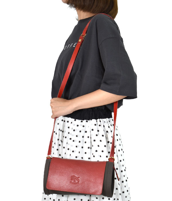 IL BISONTE（イルビゾンテ） ショルダーバッグ レザー クロスボディ