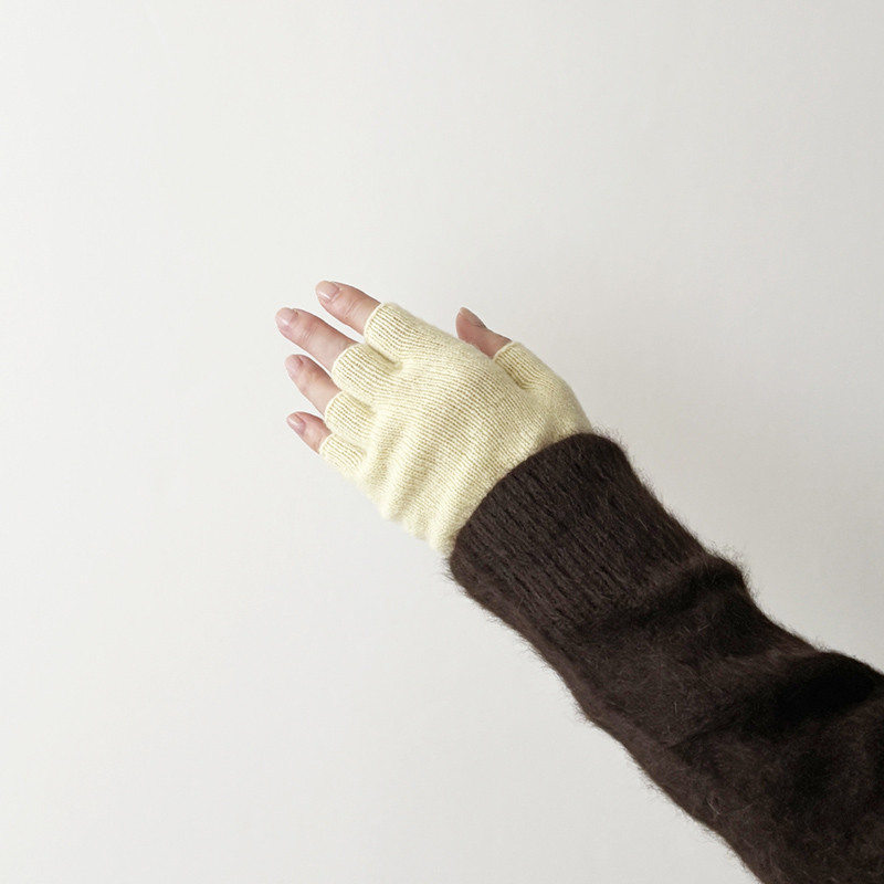 Cinq（サンク） 指なし手袋 ラムウール100% スコットランドチャコール