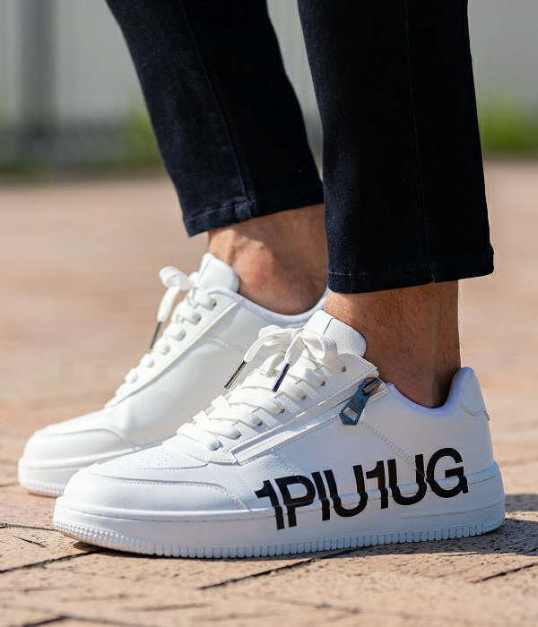 1PIU1UGUALE3 RELAX ウノピゥウノウグァーレトレ リラックス ロゴ