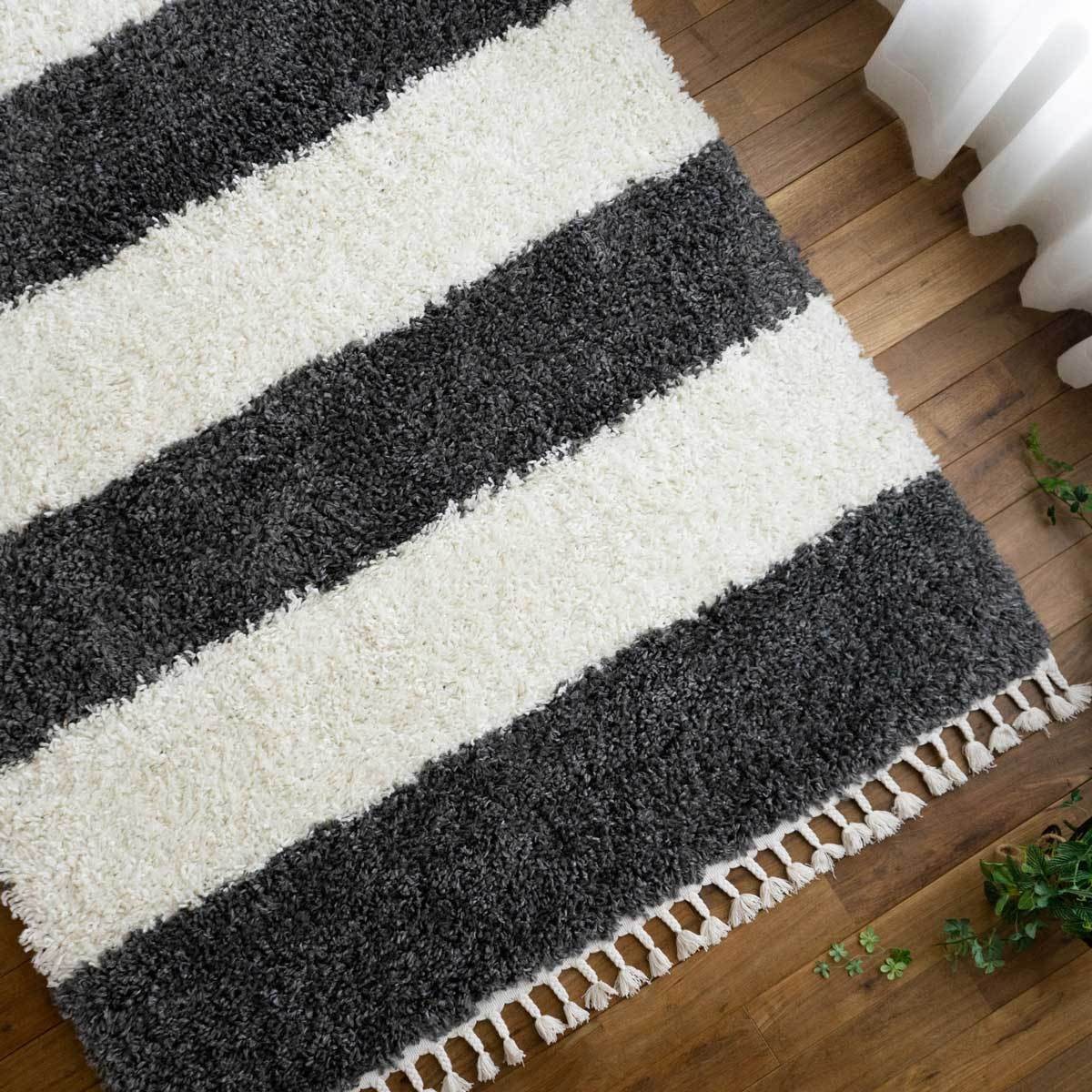 サヤンサヤン 北欧風 シャギーラグ 約 1.5畳 133×195 ラグ ウィルトン