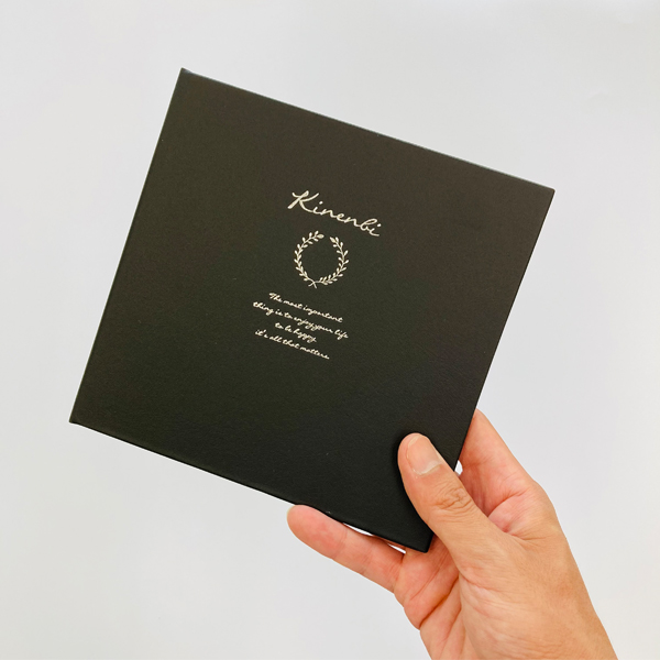 写真台紙 プリント印刷付き 仕上げ【モノクロ・黒】L判 3面 記念写真