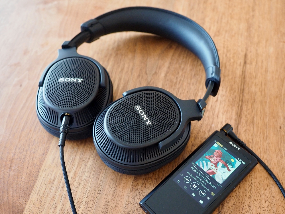 これはヘッドホン難民の終着点か。SONY「MDR-MV1」 レビュー