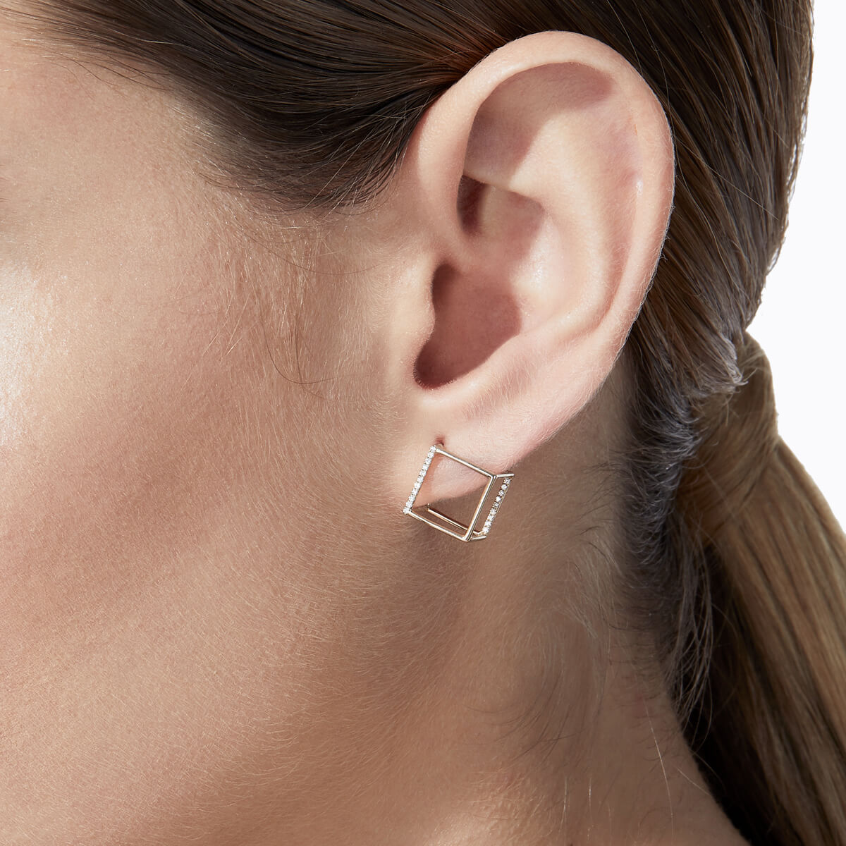 diamond_square_pierce_01_10_a.