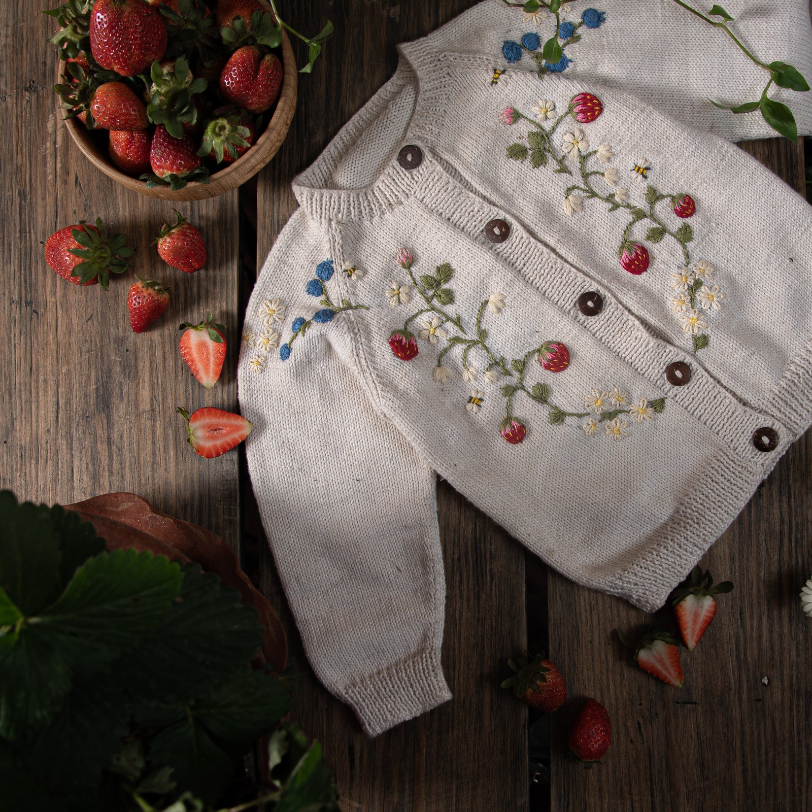Strawberry cardigan (Cotton) - Marshmellow | Shirley Bredal Online