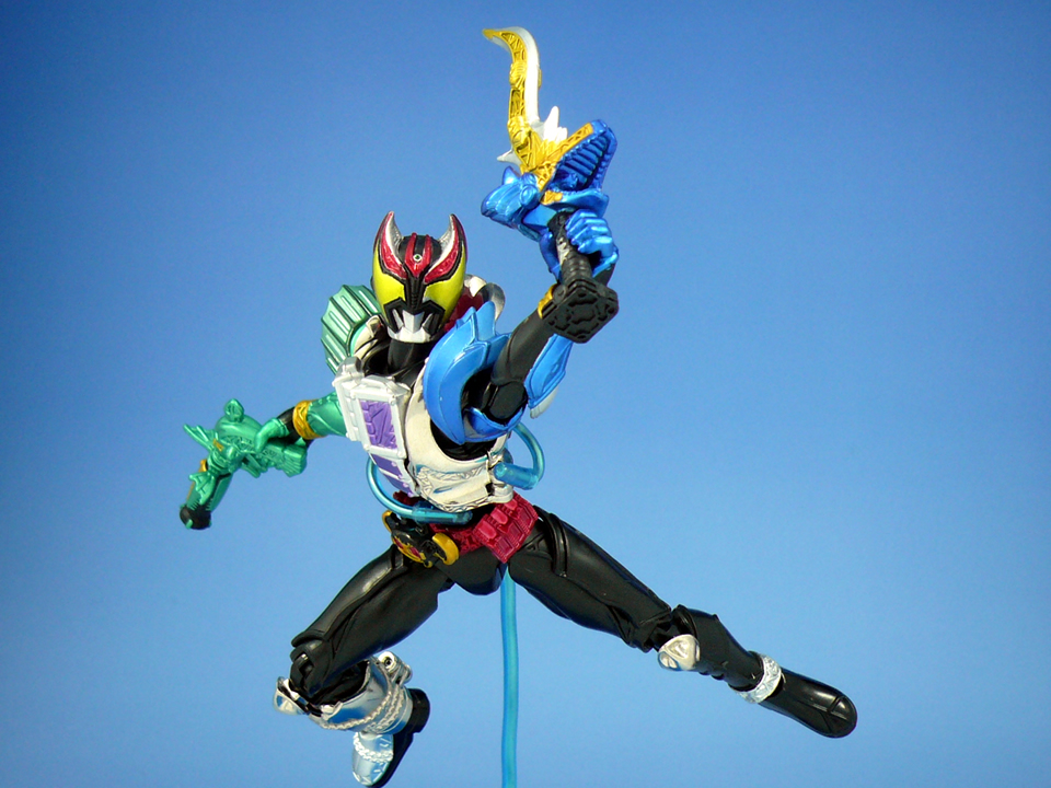 バンダイ 装着変身 仮面ライダーキバ ドガバキフォーム（装着変身改造）