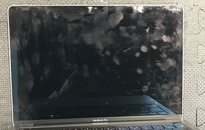 札幌市よりMacBook Pro M1 A2338液晶割れの修理依頼 | パソコン修理