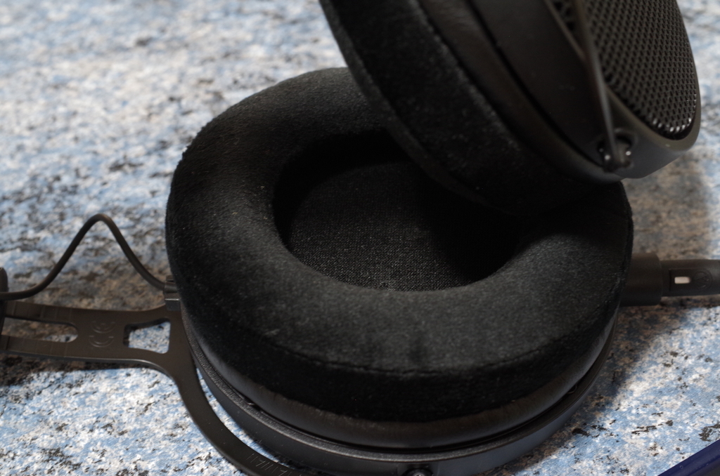 これが開放型モニター オーディオテクニカ ATH-R50x: 弘法よ、筆は選べ