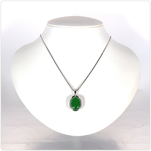 翡翠 ペンダント トップ 5月 誕生石 翡翠 7.423ct プラチナ ネックレス