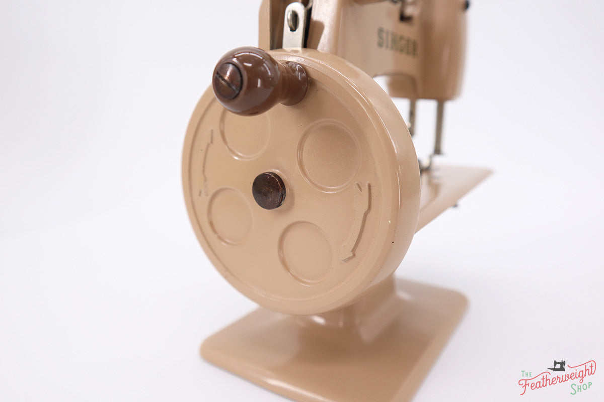 Singer Sewhandy Model 20 - Beige - Complete Set – The Singer