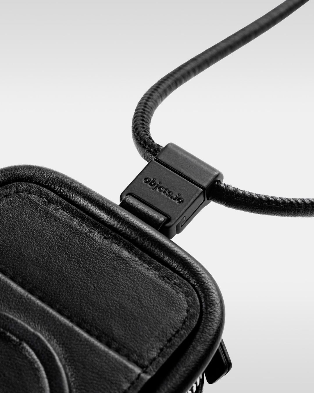 objcts.io - ショルダーレザーパース (ブラック) | Sir online store