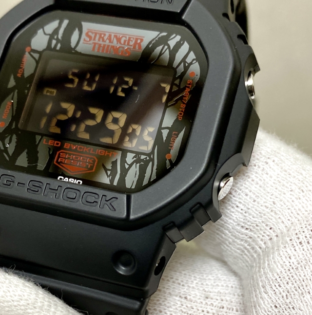 見てご覧これが、おじさんの【G-SHOCK DW-5600STT-1JR】ストレンジャー
