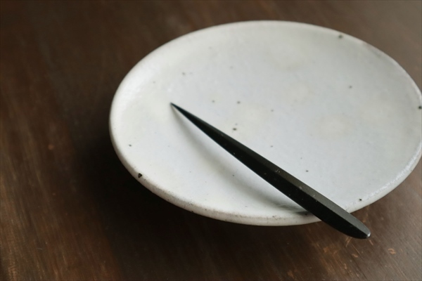 粉引 4寸皿 / 池田大介 - うつわと暮らしの道具 sizuku