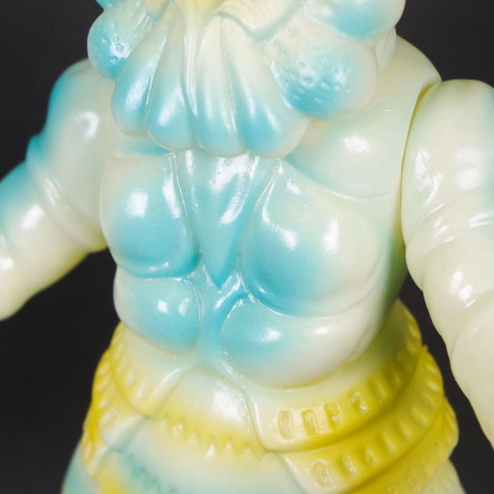 ブルマァク製「バルタン星人」の新色「ブラウン」「蓄光バージョン」が