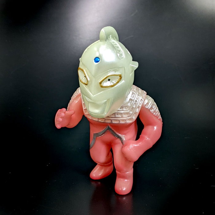 シカルナ・工房製「ウルトラCUBE」の限定版がショップ・arktz&DBAに