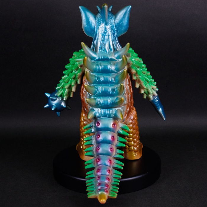 ブルマァクの「暴君怪獣タイラント」が「オリジナルカラー」で出現