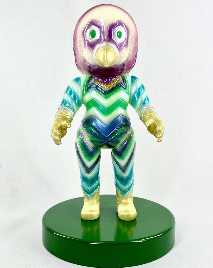 M1号からはブルマァク復刻版「ペギラ蓄光版」、そして鵜川薫さん彩色