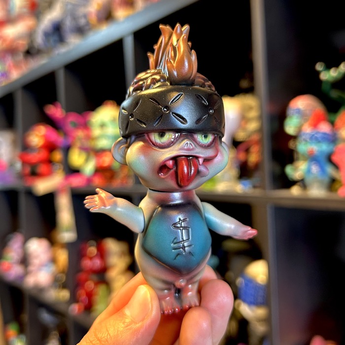 BlackBook ToyにKakkowarai Toys初登場！ 衝撃のホラーカスタム